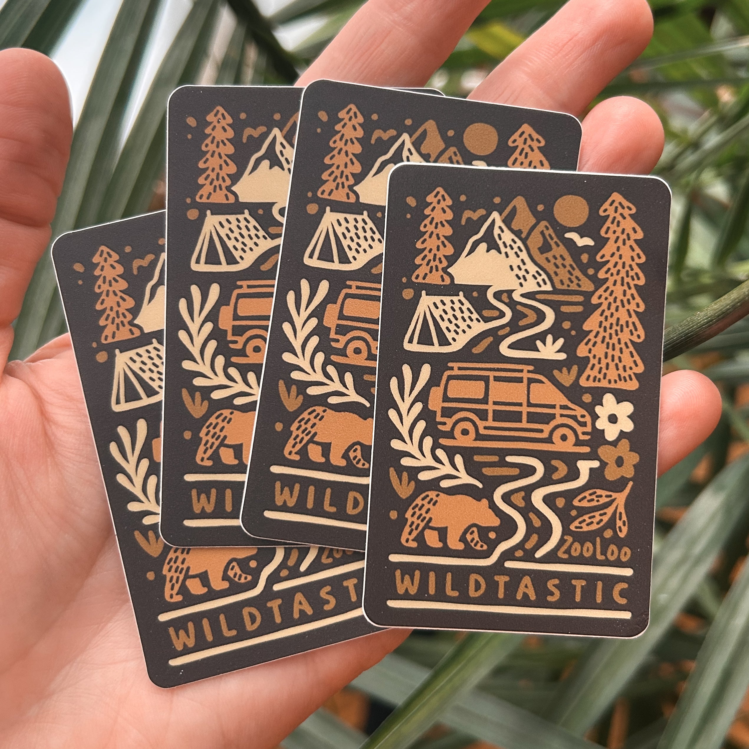 Wildtastic — Vanlife & Montagne | Autocollant en vinyle | Zooloo Design